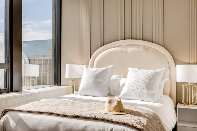 Room 4, 1bed Apt in Cape Town CBD City Suite 1602, City of Cape Town