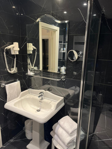 Bathroom 4, Zanhotel Tre Vecchi, Bologna