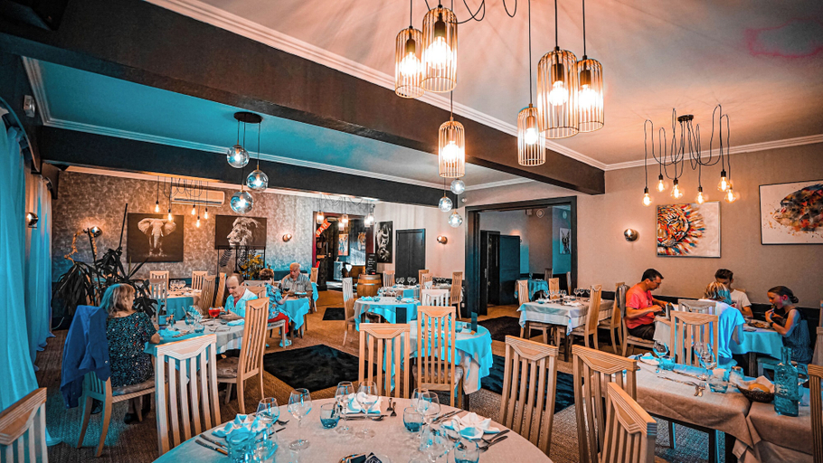 Food & Drinks 4, Hotel Chalet Montegut, Allier