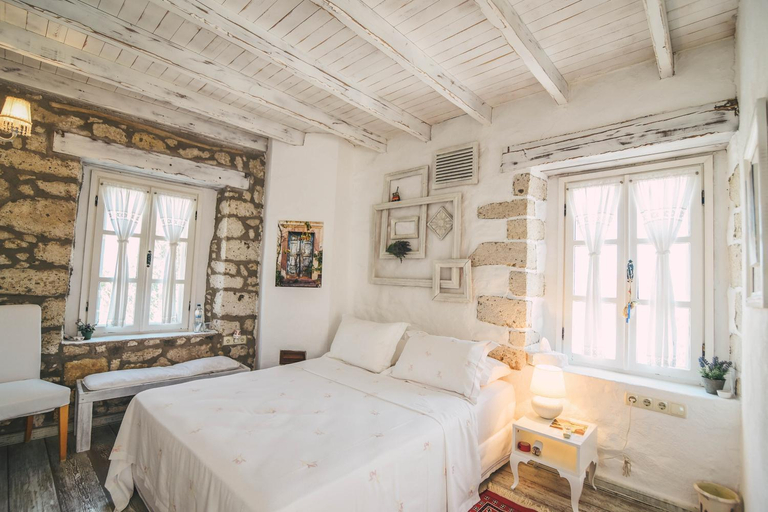 Others 3, Yukari Sokak VIP Butik Otel, Çeşme