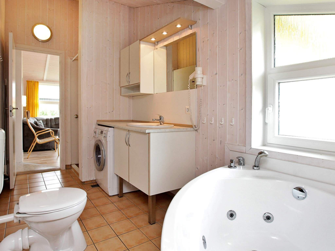 Bathroom 3, person holiday home in GROEMITZ, Ostholstein