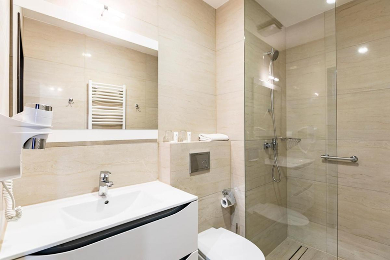 Bathroom 4, Meet Pozna N Hotel, Poznań City