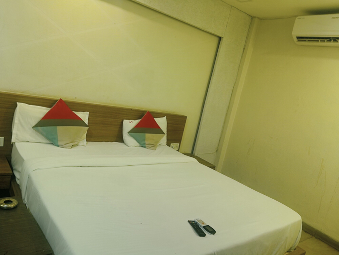 Others 5, Hote SVL, Indore