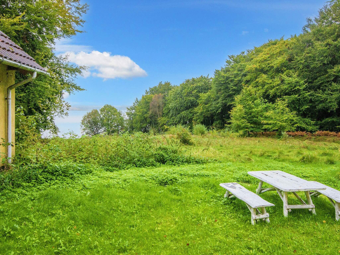 Others 5, Lakeside Holiday Home with Forest, Skanderborg