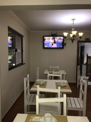 Food & Drinks 4, Hotel Kaeru, Avare