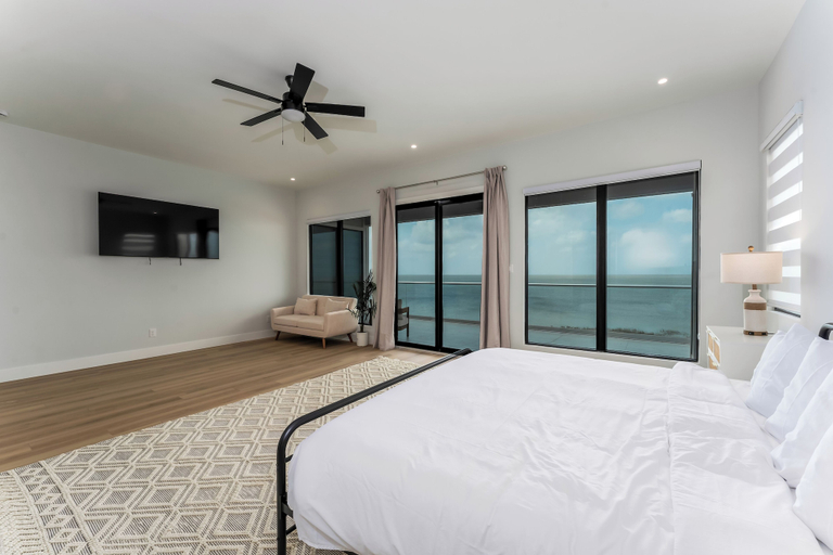 Bedroom, Spacious Bay, Cameron
