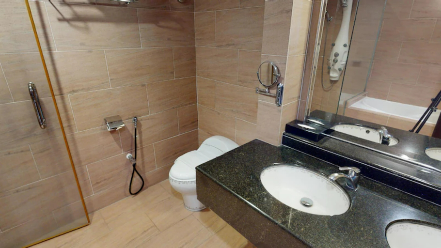 Bathroom 9