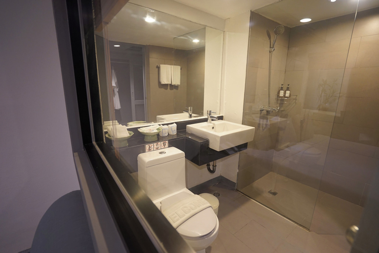 Bathroom 20