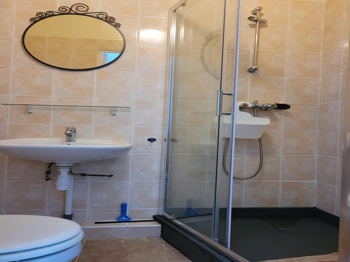 Bathroom, Holiday Home in Limousin near Forest, Haute-Vienne