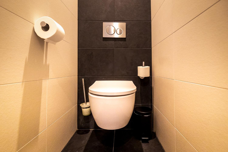 Bathroom 3, Anna van Chiel, Vlissingen