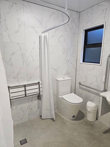 Bathroom 3, Fox Glacier TOP 10 Holiday Park & Motels, Westland