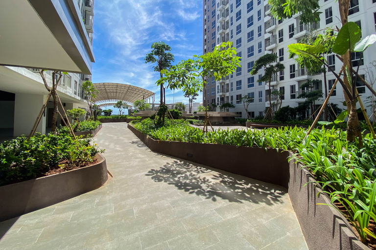Exterior & Views 3, Comfort and Compact Studio at Apartment Tokyo Riverside PIK 2 By Travelio, Tangerang