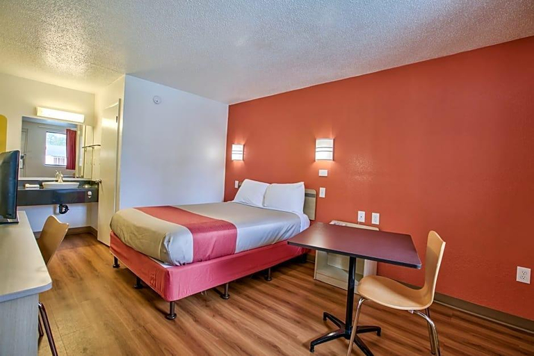 Others 5, Motel 6-Tallahassee, FL, Leon
