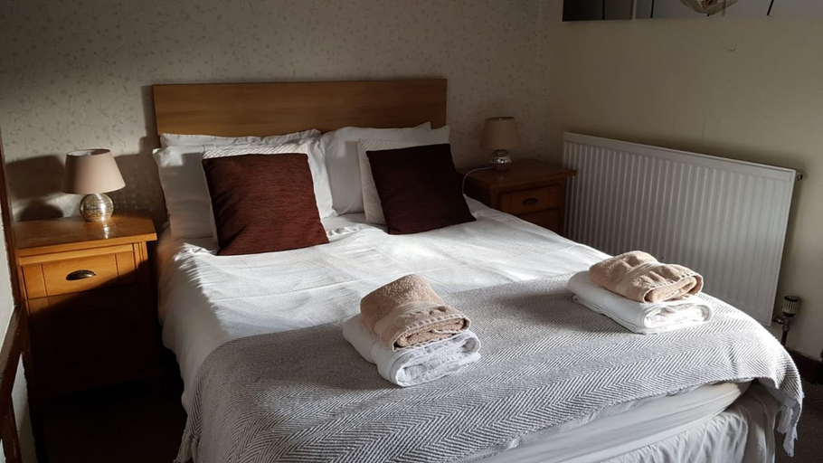 Others 3, The Wheatsheaf Inn, Shropshire
