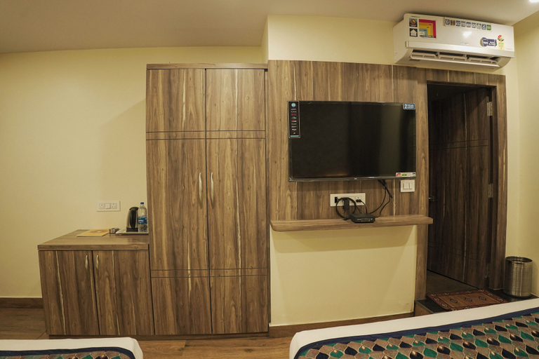 Bedroom 3, Hotel Grand Residency, Purbi Singhbhum