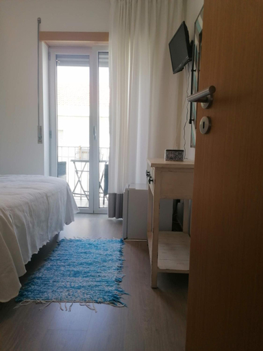 Others 5, GuestHouse Vitoria - Quarto com varanda e vista de mar, Nazaré