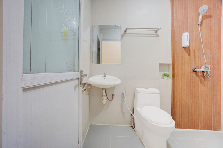 Bathroom 3, Hotel O MIOXIO Syariah Kost, Ponorogo
