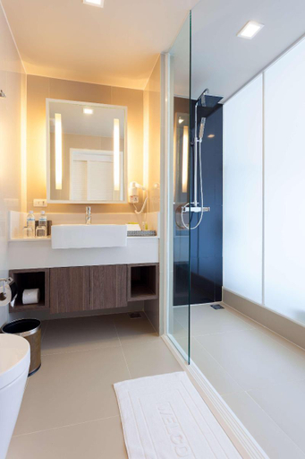 Bathroom 11