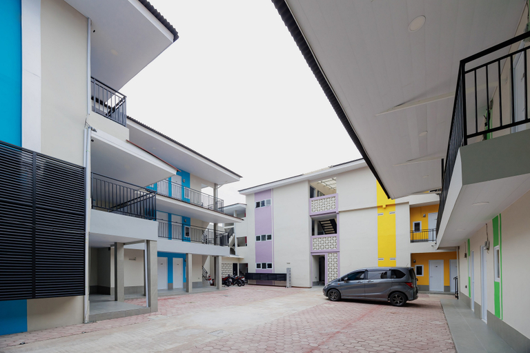 Exterior & Views 2, Urbanview Petukangan Mansion Jakarta, South Jakarta