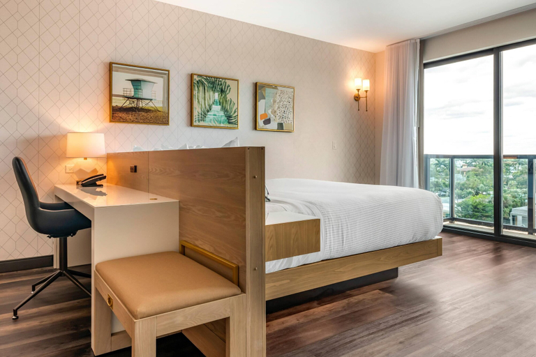 Bedroom 3, Cambria Hotel Fort Lauderdale Beach, Broward
