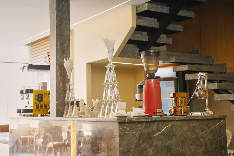 Bar 2, Pyramids Secret Hotel, Al-'Umraniyah