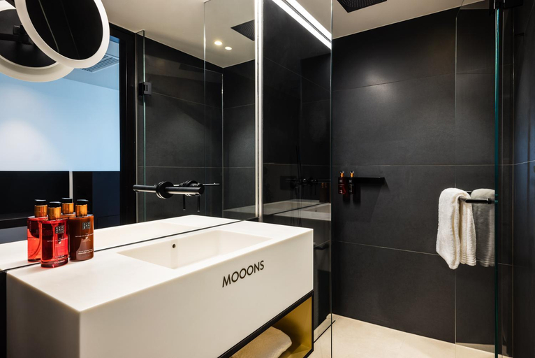 Bathroom, Mooons Vienna, Wien
