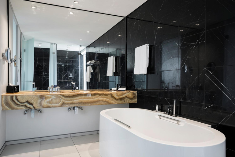 Bathroom 5, The Capital 15 on Orange Hotel & Spa, City of Cape Town