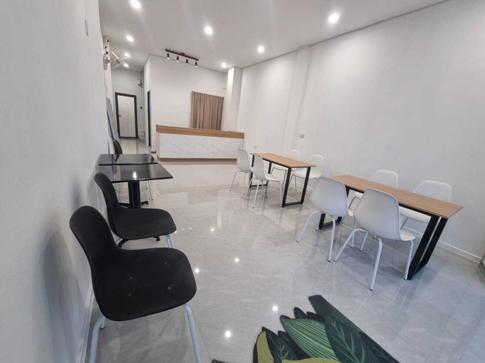 Others 4, Lunar Hostel, Vientiane