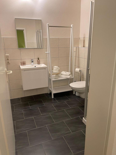 Bathroom, Hotel und Restaurant Neuhauser, Kitzingen
