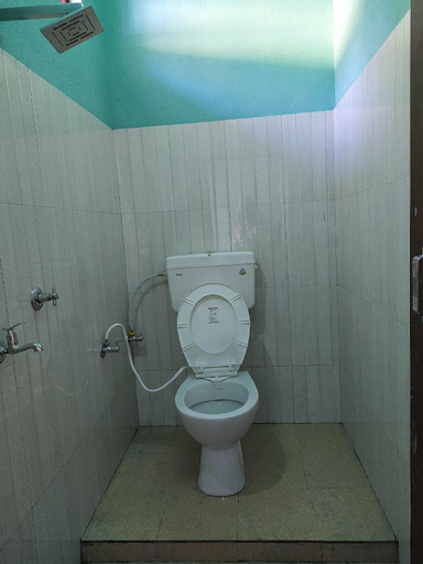 Bathroom, devlok the grand lodge & restaurant, Chamoli
