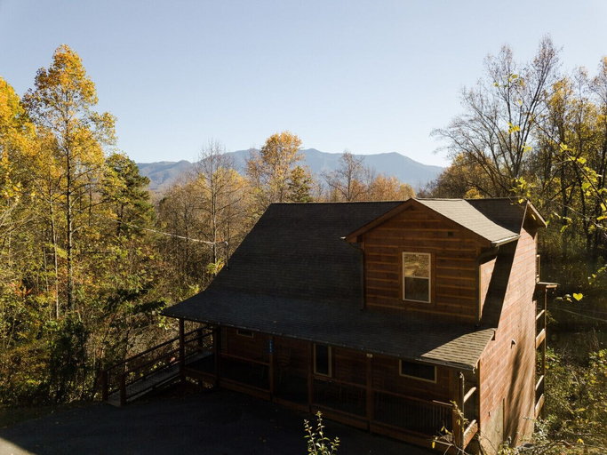 Exterior & Views 2, Lovers Suite by Ghosal Luxury Lodging, Sevier