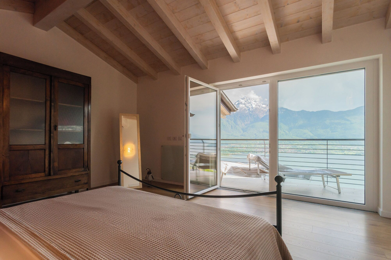 Others 3, Blooms by the Lake by Rent all Como, Como