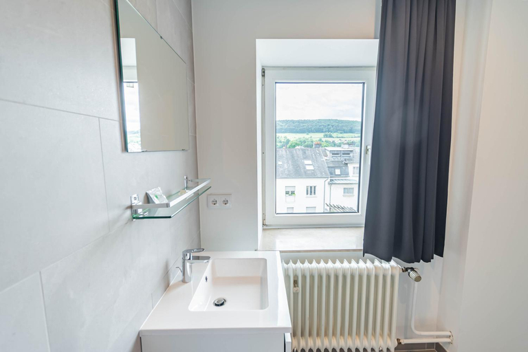 Bathroom 4, Esplanade Hotel, Diekirch