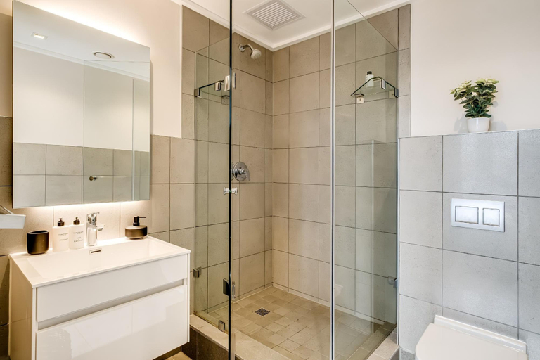 Room 3, 1bed Apt in Cape Town CBD City Suite 1602, City of Cape Town