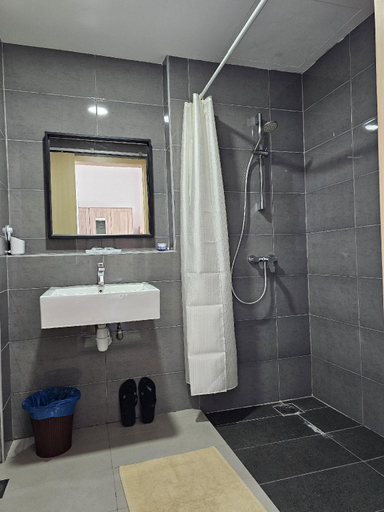 Bathroom 4, Leisure@Imperium Residence Kuantan Seaview Studio, Kuantan