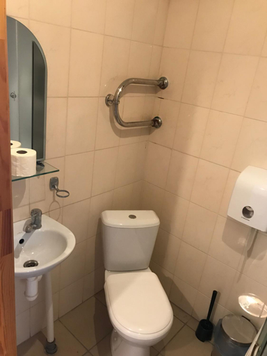 Bathroom 2, Hotel Zakumuiza, Riga