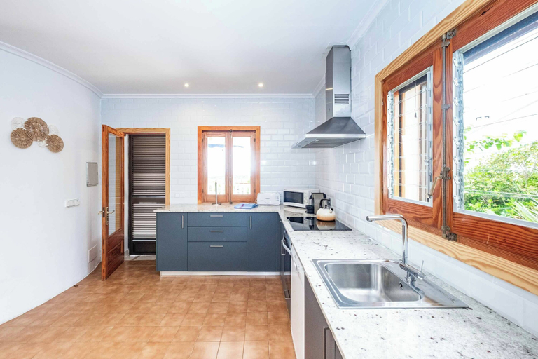 Others 5, Villa Delfin, Baleares