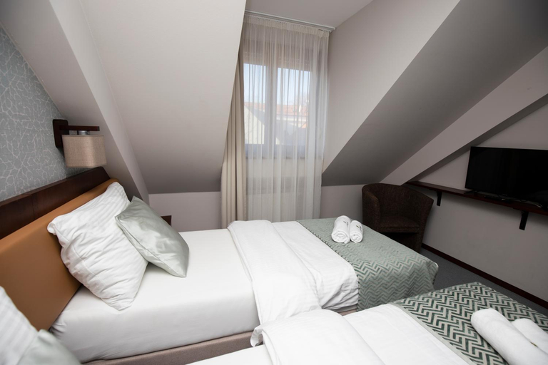 Bedroom 2, LONDON Boutique hotel & Restaurant, Trnava
