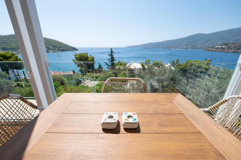 4, SEMIRAMIS Luxury Apartments, Attica