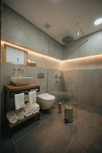 Bathroom 5, Buyukada Loc'ada, Adalar