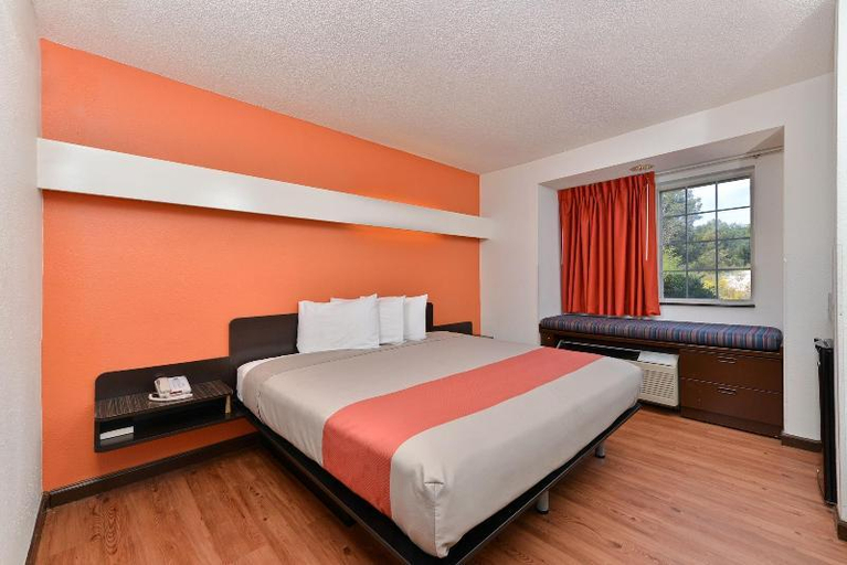 Bedroom 3, Motel 6-Richburg, SC, Chester