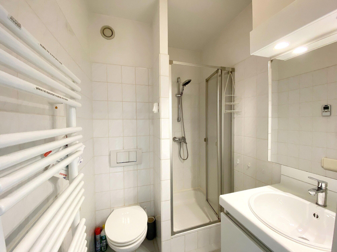 Bathroom 3, Apartment in Nieuwpoort Near the Beach, West-Vlaanderen