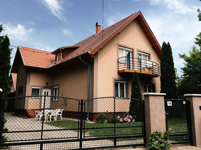 Exterior & Views 2, Lavender Apartment, Siófok