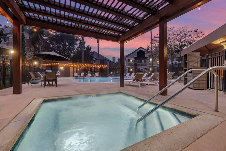 Sport & Beauty 2, Sonesta ES Suites Torrance Redondo Beach, Los Angeles