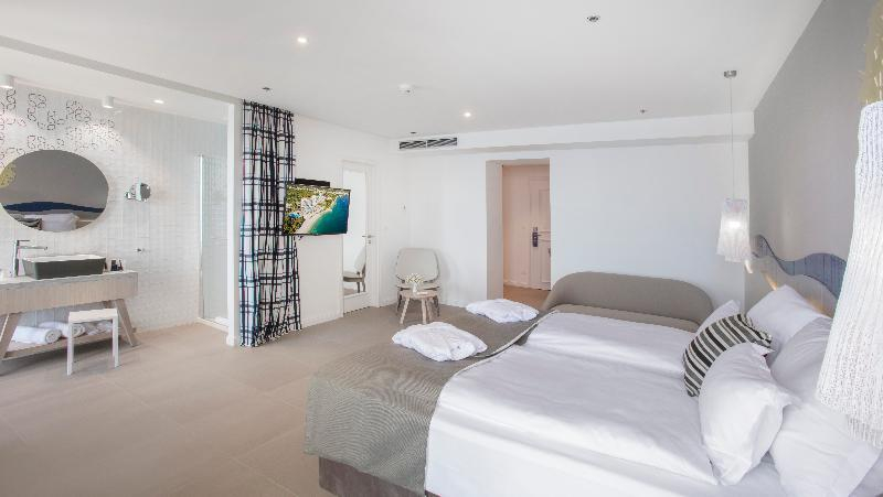 Bedroom 3, Bluesun Hotel Jadran, Tučepi