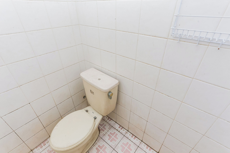 Bathroom 3, Hotel O Murodi Syariah, Depok