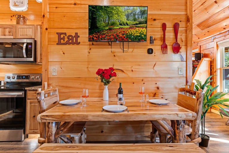 Others 5, Smokies Couple Getaway, Sevier