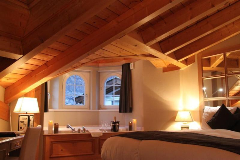 Bedroom 2, Hotel Albatros, Visp