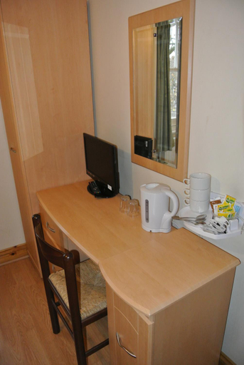 Others 5, European Hotel, London