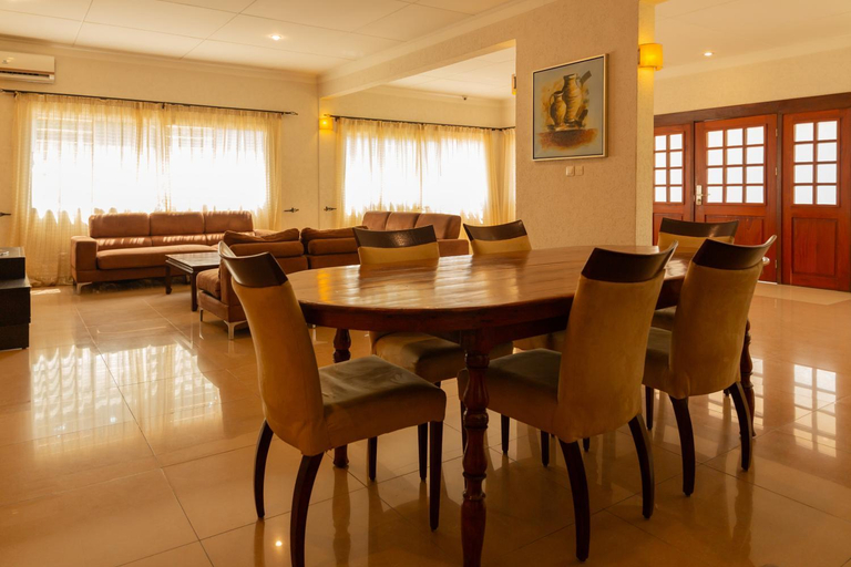 Food & Drinks 5, Hotel Du Lac, Cotonou